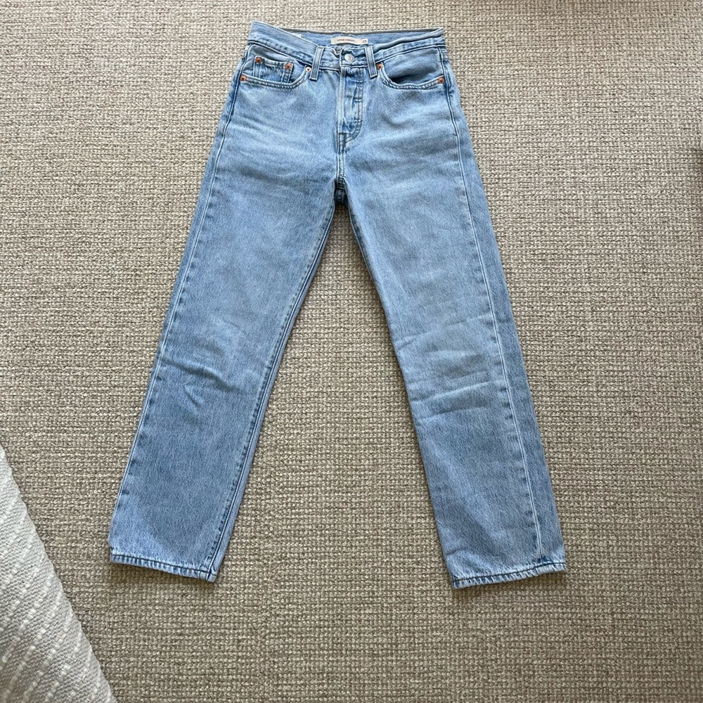 Levi’s Wedgie Straight Jean